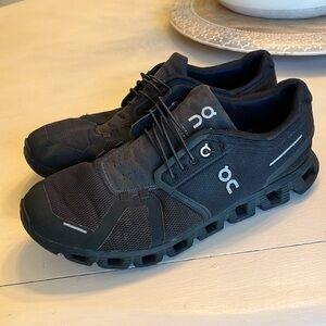 Oncloud men’s size 11 black